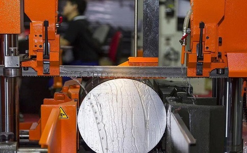 中方立式金属带锯床切削出现跑带故障解决方法！